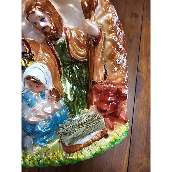 HEARTFULLY YOURS CHRISTMAS ORNAMENT HANDMADE GLASS "AWAY IN A MANGER" NWT - Picture 3 of 7